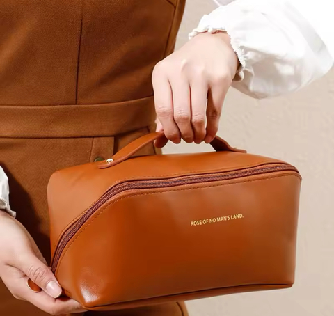 Necessaire + Brindes perfumados!! - BRINDE