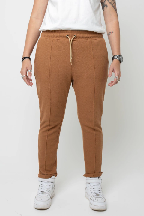 Calça Texturizada Caramelo