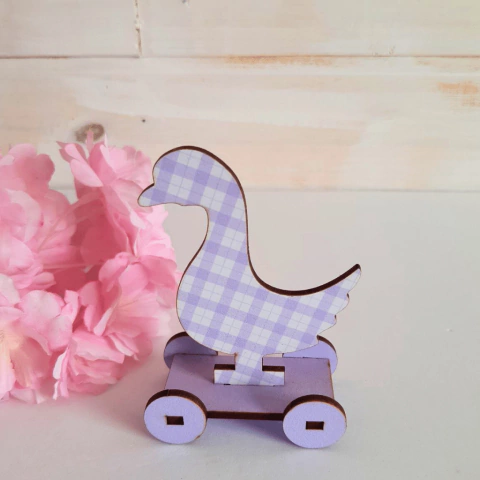 Patinho com rodinhas - lilás