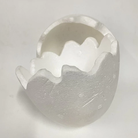 Ovo de Isopor Quebrado