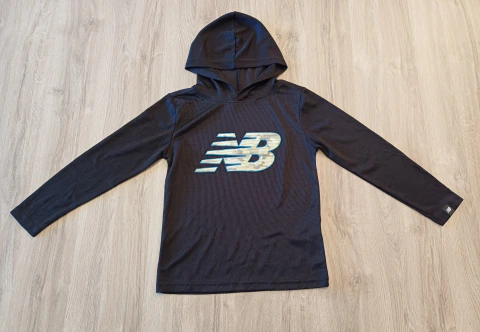 Remera Deportiva new balance Talle 8 Años Manga larga