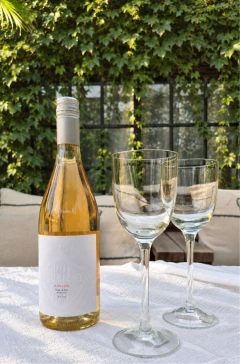 VINO ROSADO ENCUBIERTO