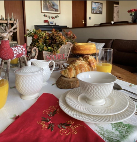 Guardanapo Azevinho Bordado Vermelho