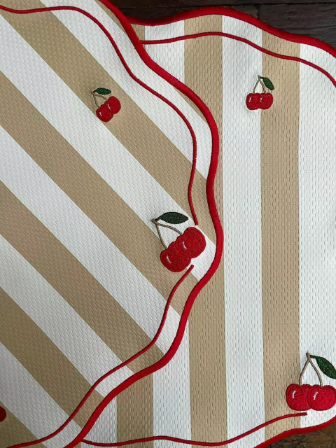 Lugar Americano Cereja Listrado Bege COURO ECOLÓGICO - comprar online