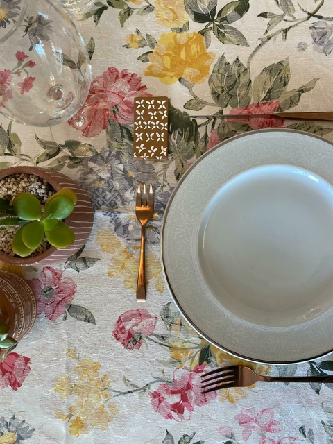 Trilho Jacquard Floral Rosa e Amarelo - comprar online