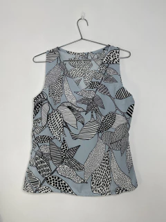 Blusa Azul com Florais | M/G na internet