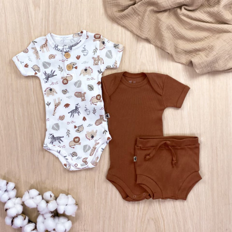 Kit 3 Peças Comfort Premium Body Manga Curta Safari, Body Manga Curta e Calça Terra