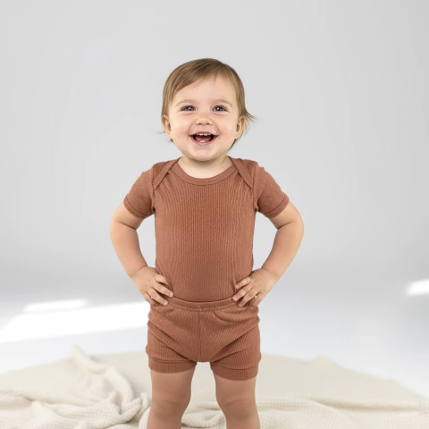 Conjunto Body e Short Infantil Canelado 1-2-3 Marrom Camel - comprar online