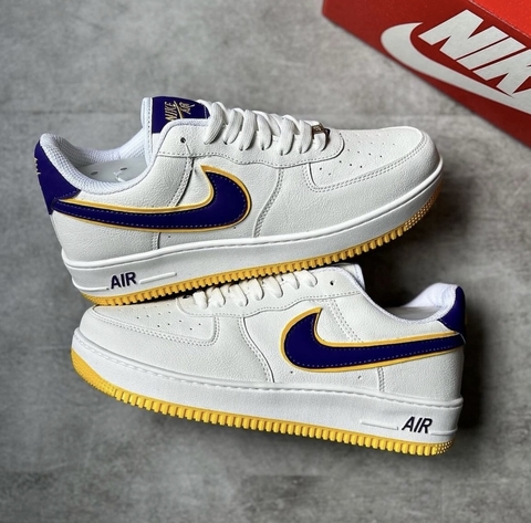 NIKE AIR FORCE
