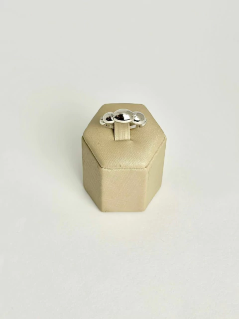 Anel esferas organic + cristais - prata