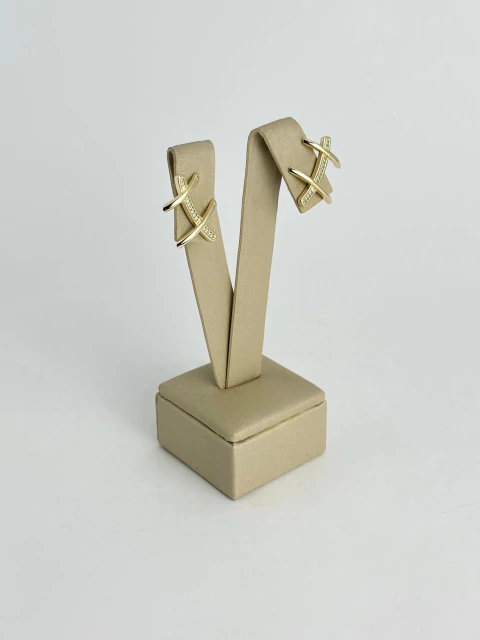 Brinco ear hook - minimalista dourado