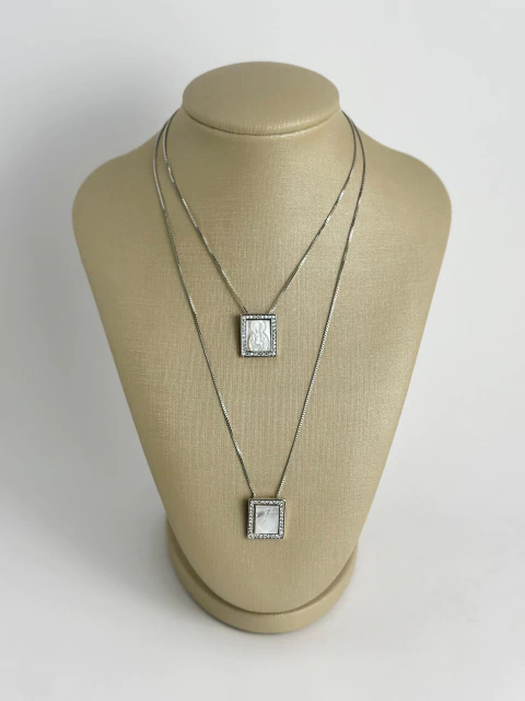 Colar escapulário prata + madreperola