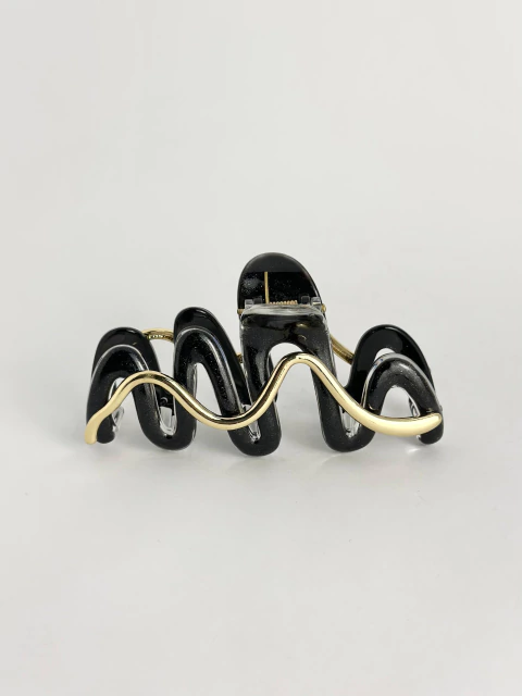 Piranha ondulada preta + fio dourado