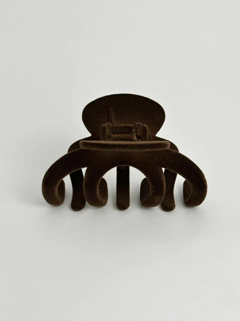 Piranha em veludo big - marrom