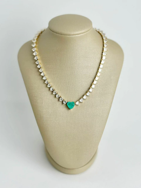 Conjunto dour riviera corações cristais + esmeralda fusio