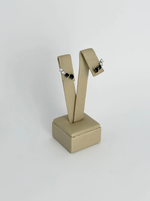 Brinco mini ear cuff negro + cristais