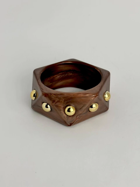 Bracelete hexagonal marrom + tachas douradas