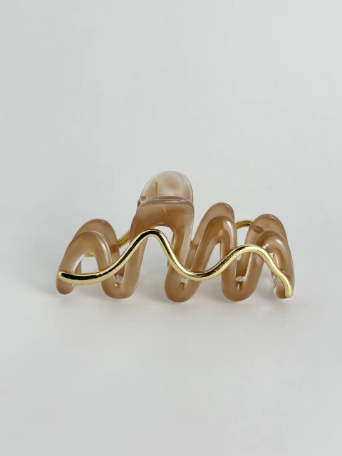 Piranha ondulada bege + fio dourado