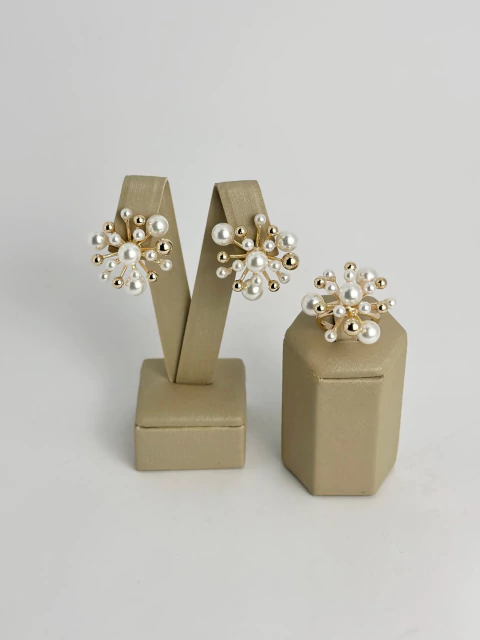 Conjunto tucho pérolas + esferas dour.