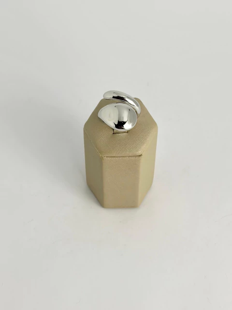 Anel ponta achatada transpassada - prata