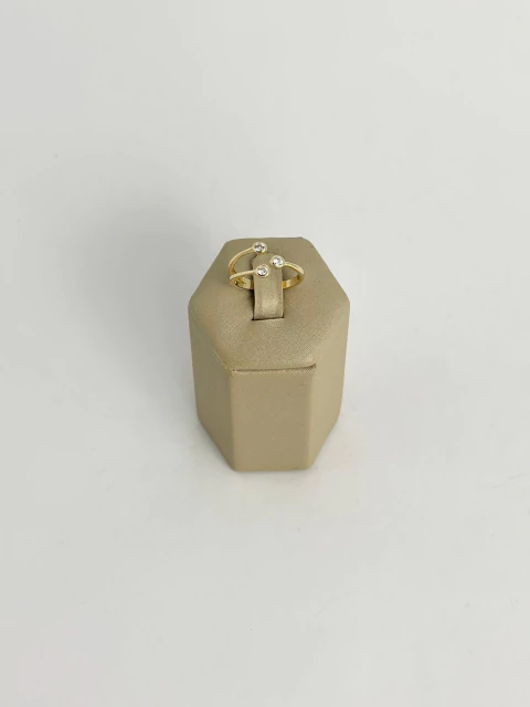 Anel joinha dourado - três pontos de luz