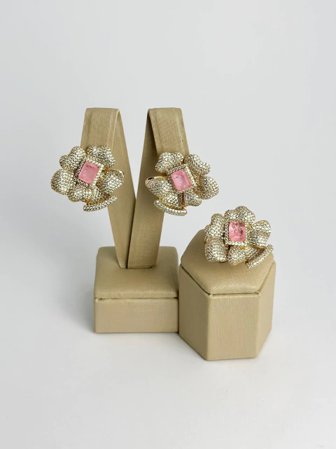 Conjunto flor dourada + lajota rosinha fusion