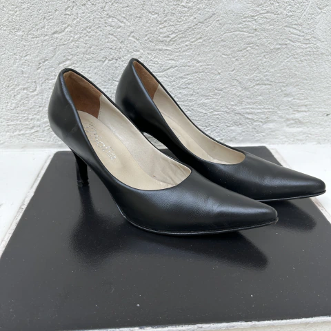 STILETTOS NEGROS CUERO 'SOFIA'