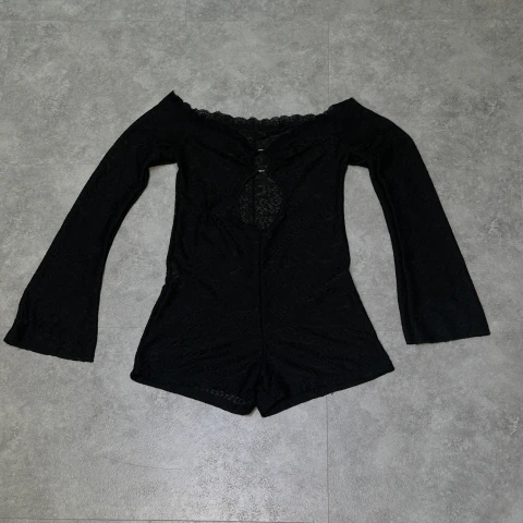 MONO NEGRO CON ENCAJE