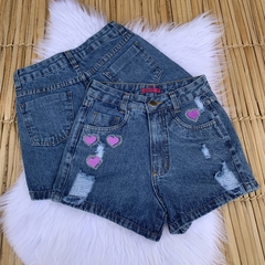Short jeans corações