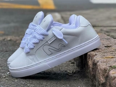 Hertz all white