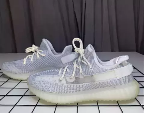 YEEZY BOOST 350