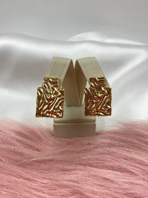 Brinco Folheado Trabalhado Retângular - Bijuterias Atacado