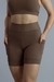 Shorts Marathon Castanho na internet