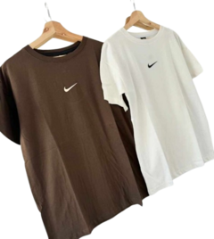 Imagen de OFERTA NIKE 2X1/ CONJUNTO + REMERA DE REGALO