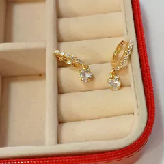 Brinco Argola Articulável com Zircônia de Coração