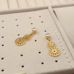 Brinco com Flores e Zircônia