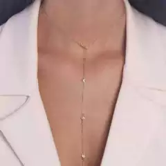 Colar gravatinha folheado a ouro antialérgico, com acabamento impecável é lindo de viver. Ficar linda não é frescura, é dar um up na autoestima empodere-se.