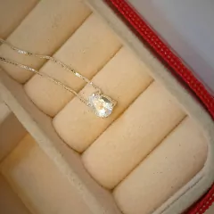 Você não pode perder o Colar Ponto de Luz Galeria Gota de Zircônia em Prata 925. Antialérgico e com garantia vitalícia. Adquira já o seu e brilhe.  Dalí Joias