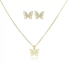 Conjunto de semijoias com colar e brincos em formato de borboleta cravejados de zircônias, com acabamento dourado.