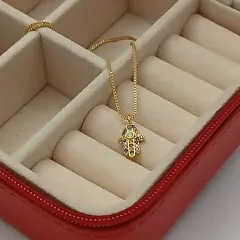 Mão de Fatima cravejada colorida