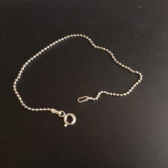 Pulseira de bolinhas em prata 925 com fecho.