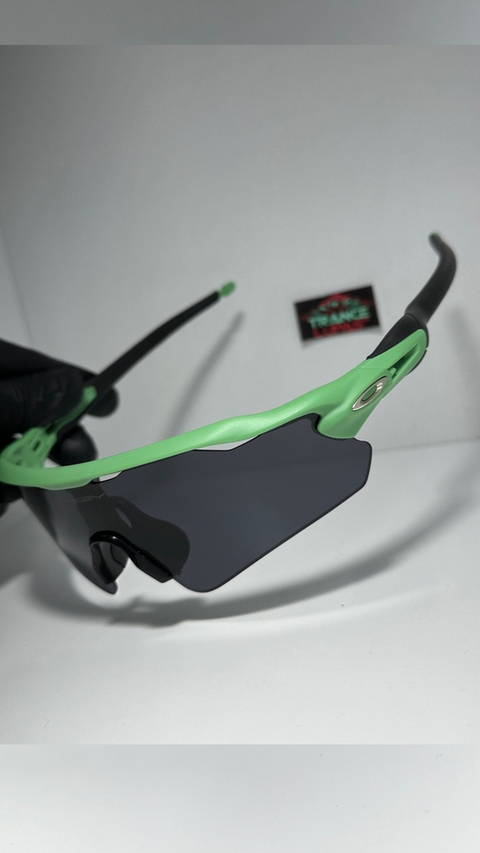 Radar Green Black (2x1)