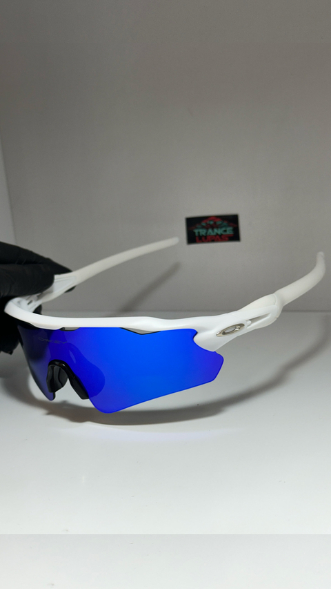 Radar Ev White Neon blue (2x1)