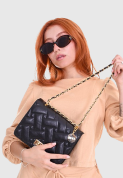 Bolsa Feminina Matelassê Corrente Ombro Preta na internet
