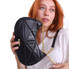Bolsa Maria Milão Meia Lua Matelassê Preta - comprar online