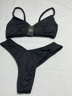 Bikinis en color negro - comprar online