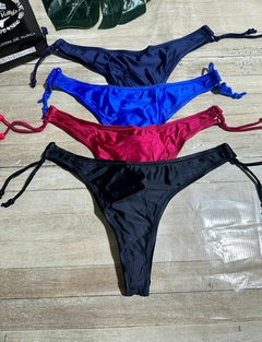 Partes suelta bikinis less