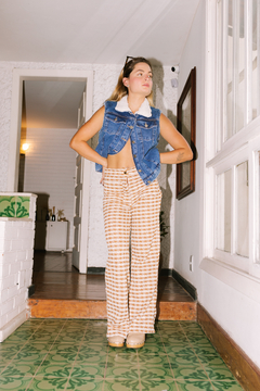 COLETE JEANS COM PELINHO BRANCO - comprar online