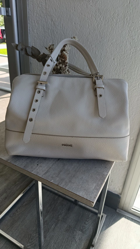 Cartera cuero Color tiza PRUNE cuero.
