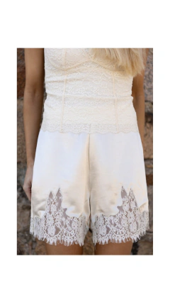 SHORTS CETIM RENDA NA BARRA - comprar online